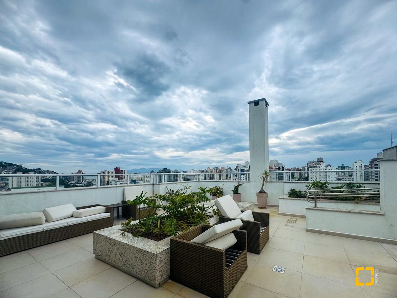 Apartamento com 67m², 3 quartos (sendo 1 suíte), 1 garagem, no bairro Centro em Florianópolis