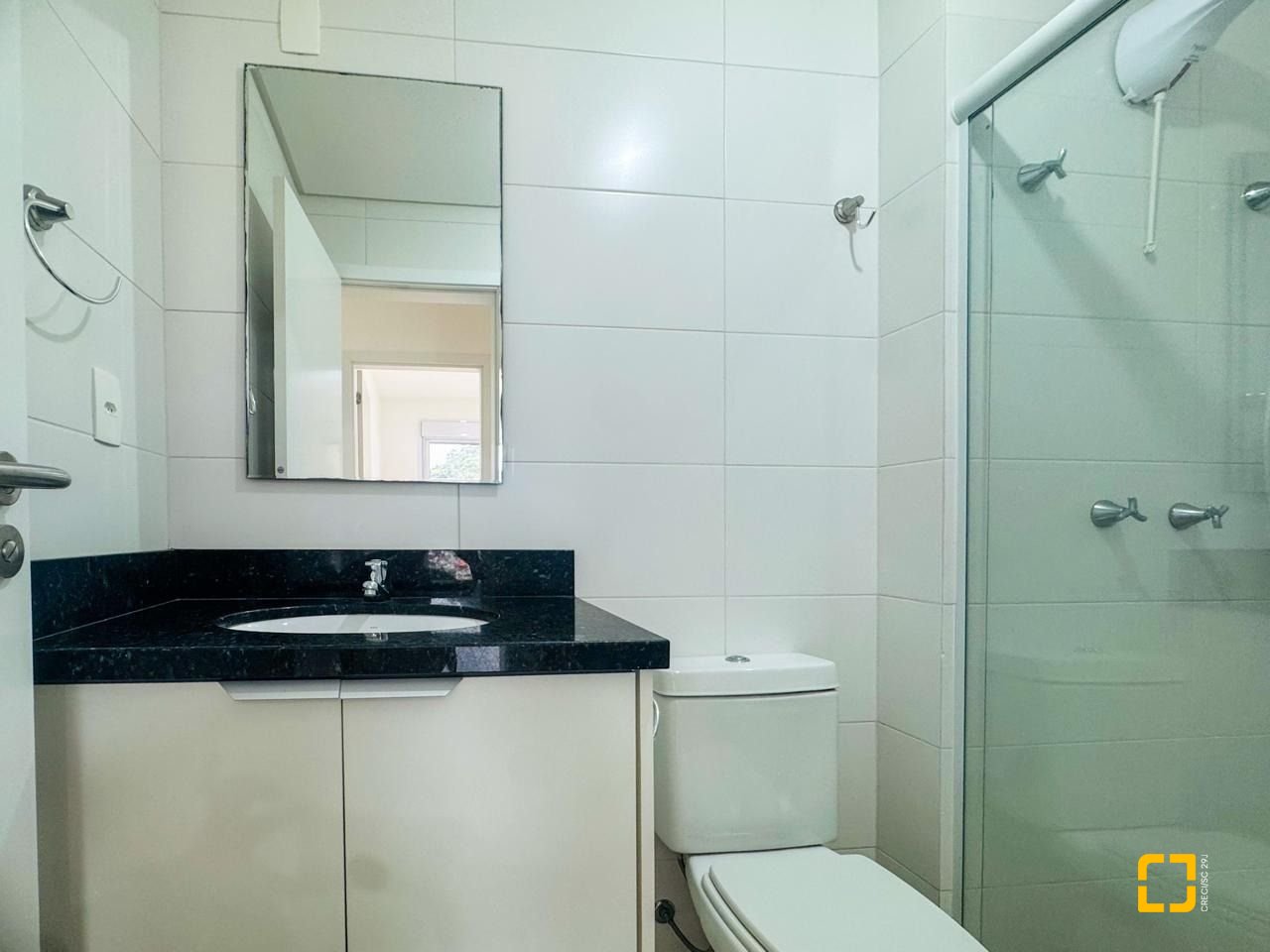 Apartamento com 67m², 3 quartos (sendo 1 suíte), 1 garagem, no bairro Centro em Florianópolis
