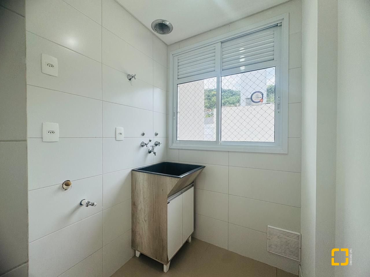 Apartamento com 67m², 3 quartos (sendo 1 suíte), 1 garagem, no bairro Centro em Florianópolis