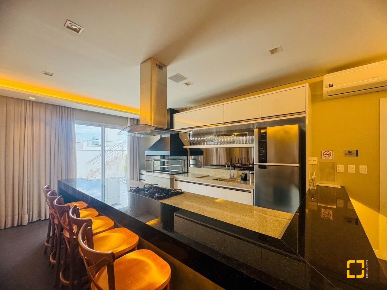 Apartamento com 67m², 3 quartos (sendo 1 suíte), 1 garagem, no bairro Centro em Florianópolis