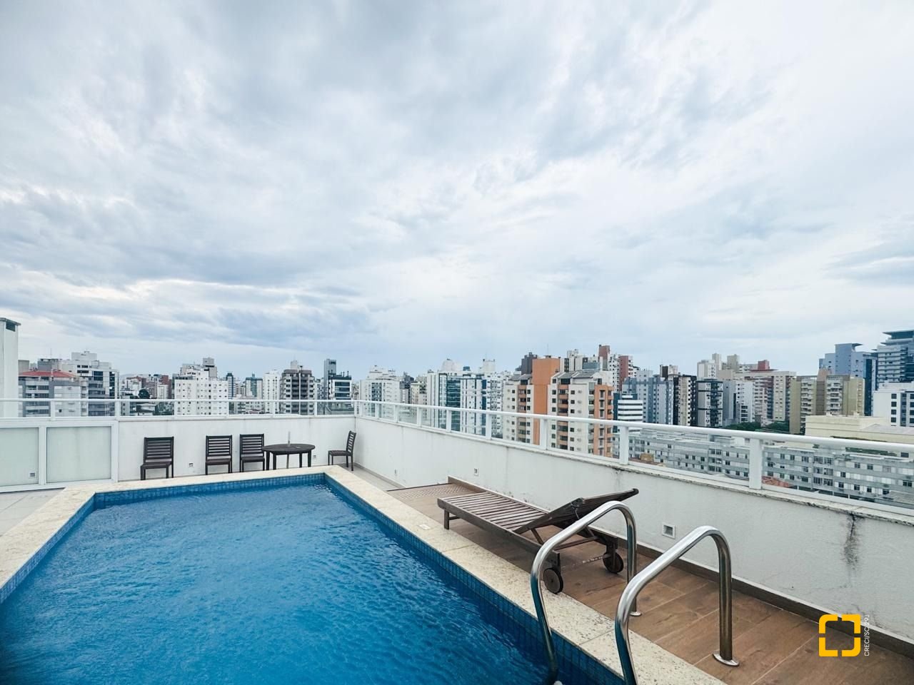 Apartamento com 67m², 3 quartos (sendo 1 suíte), 1 garagem, no bairro Centro em Florianópolis