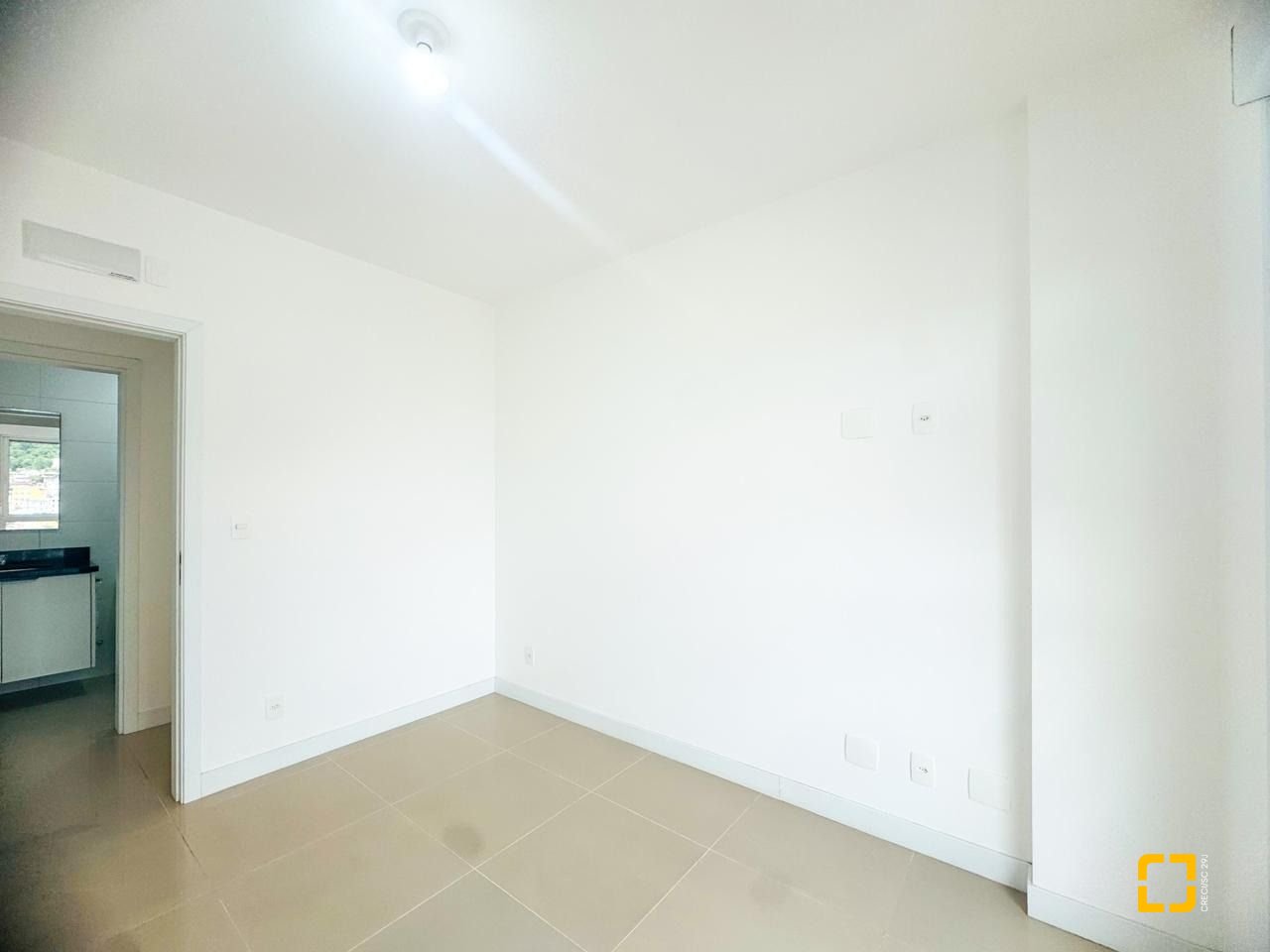 Apartamento com 67m², 3 quartos (sendo 1 suíte), 1 garagem, no bairro Centro em Florianópolis