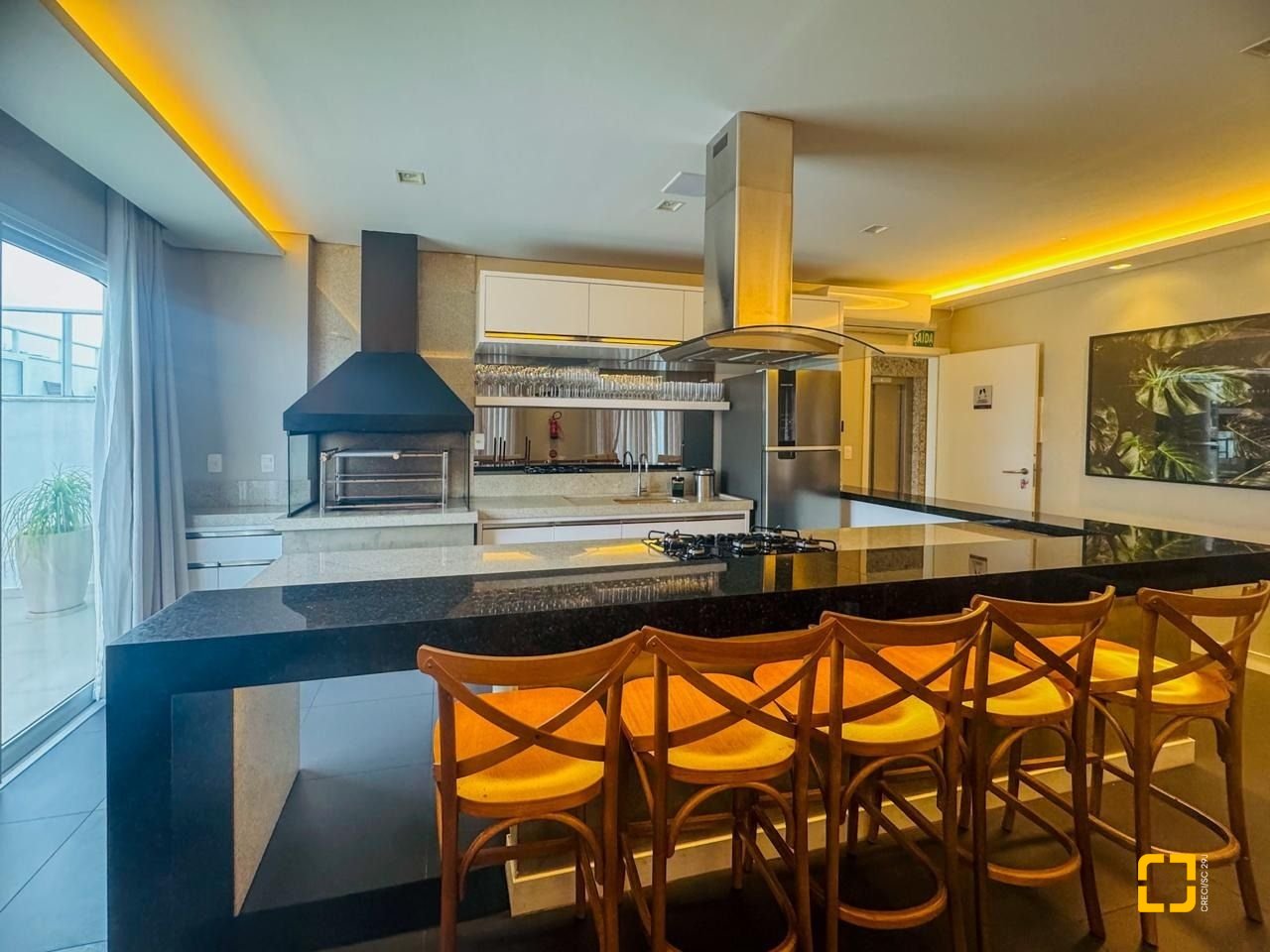 Apartamento com 67m², 3 quartos (sendo 1 suíte), 1 garagem, no bairro Centro em Florianópolis