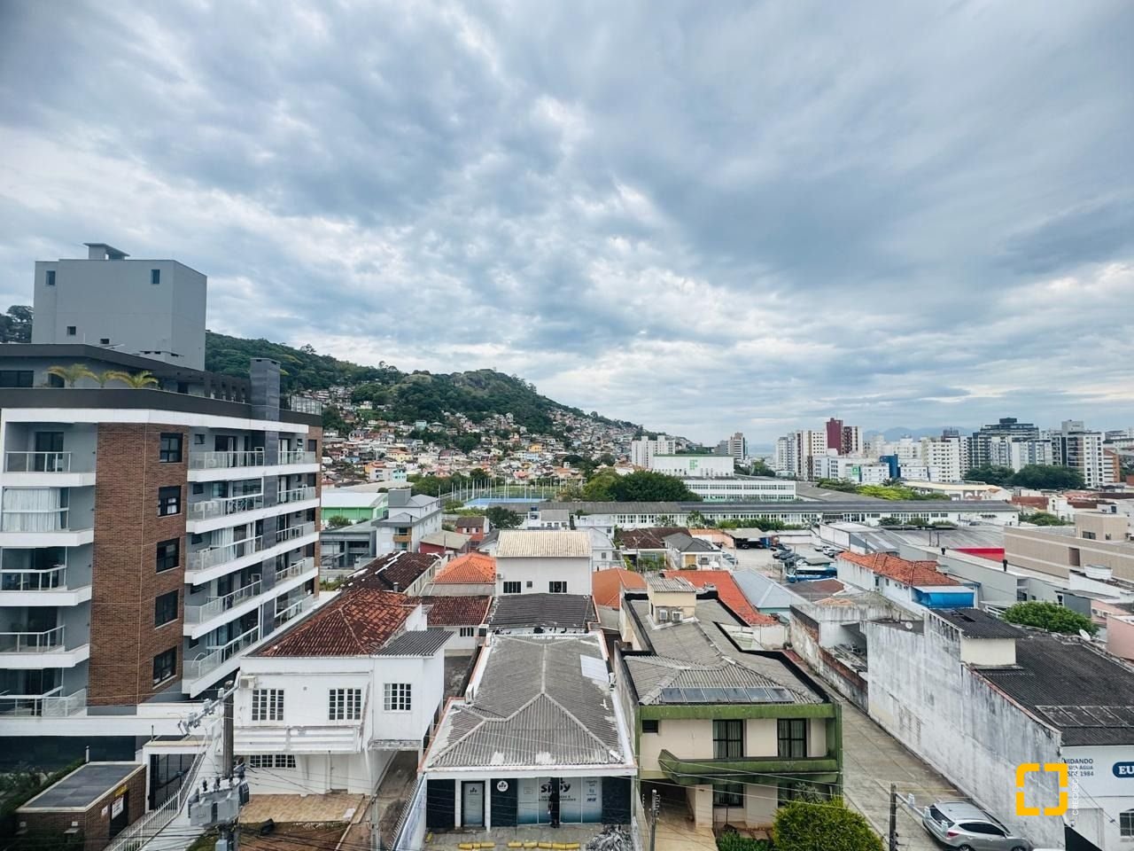 Apartamento com 67m², 3 quartos (sendo 1 suíte), 1 garagem, no bairro Centro em Florianópolis