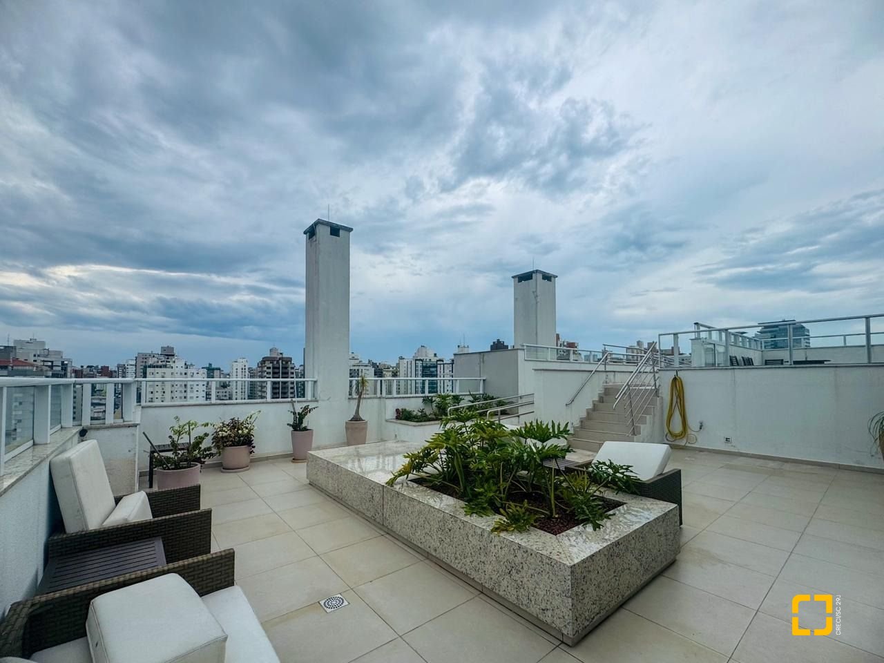 Apartamento com 67m², 3 quartos (sendo 1 suíte), 1 garagem, no bairro Centro em Florianópolis