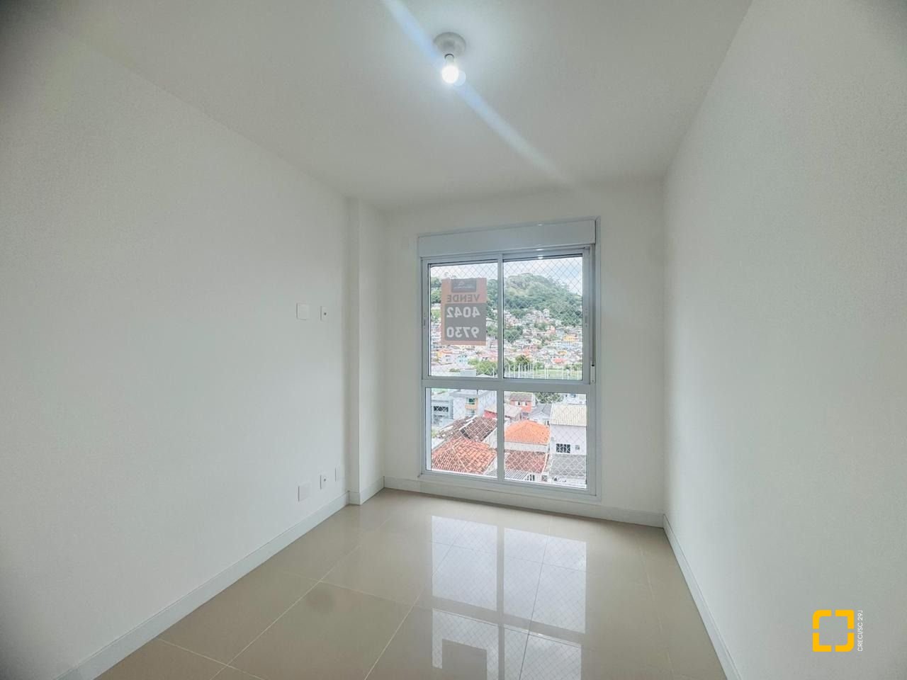 Apartamento com 67m², 3 quartos (sendo 1 suíte), 1 garagem, no bairro Centro em Florianópolis