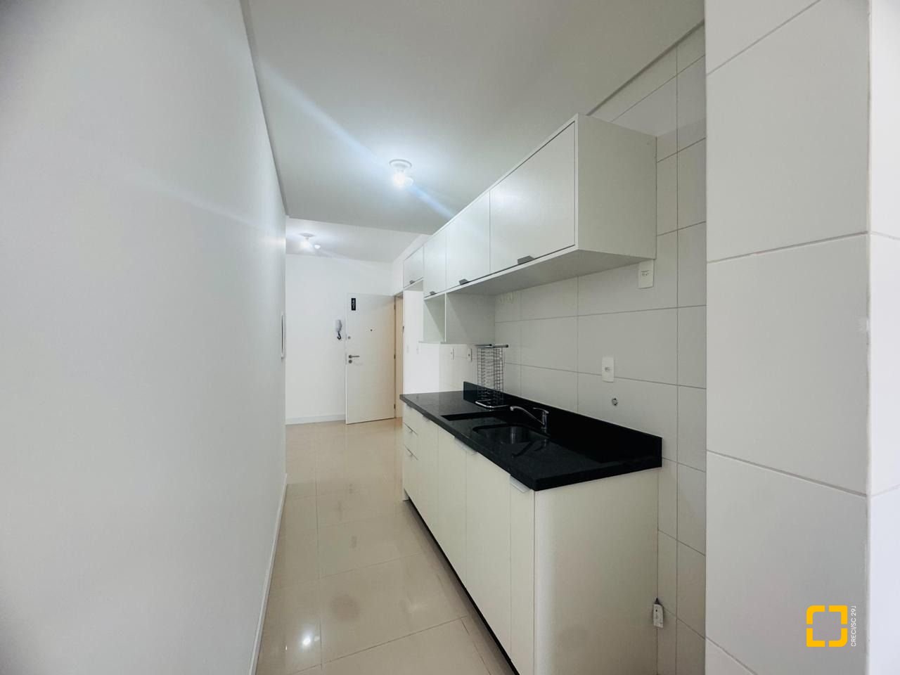 Apartamento com 67m², 3 quartos (sendo 1 suíte), 1 garagem, no bairro Centro em Florianópolis