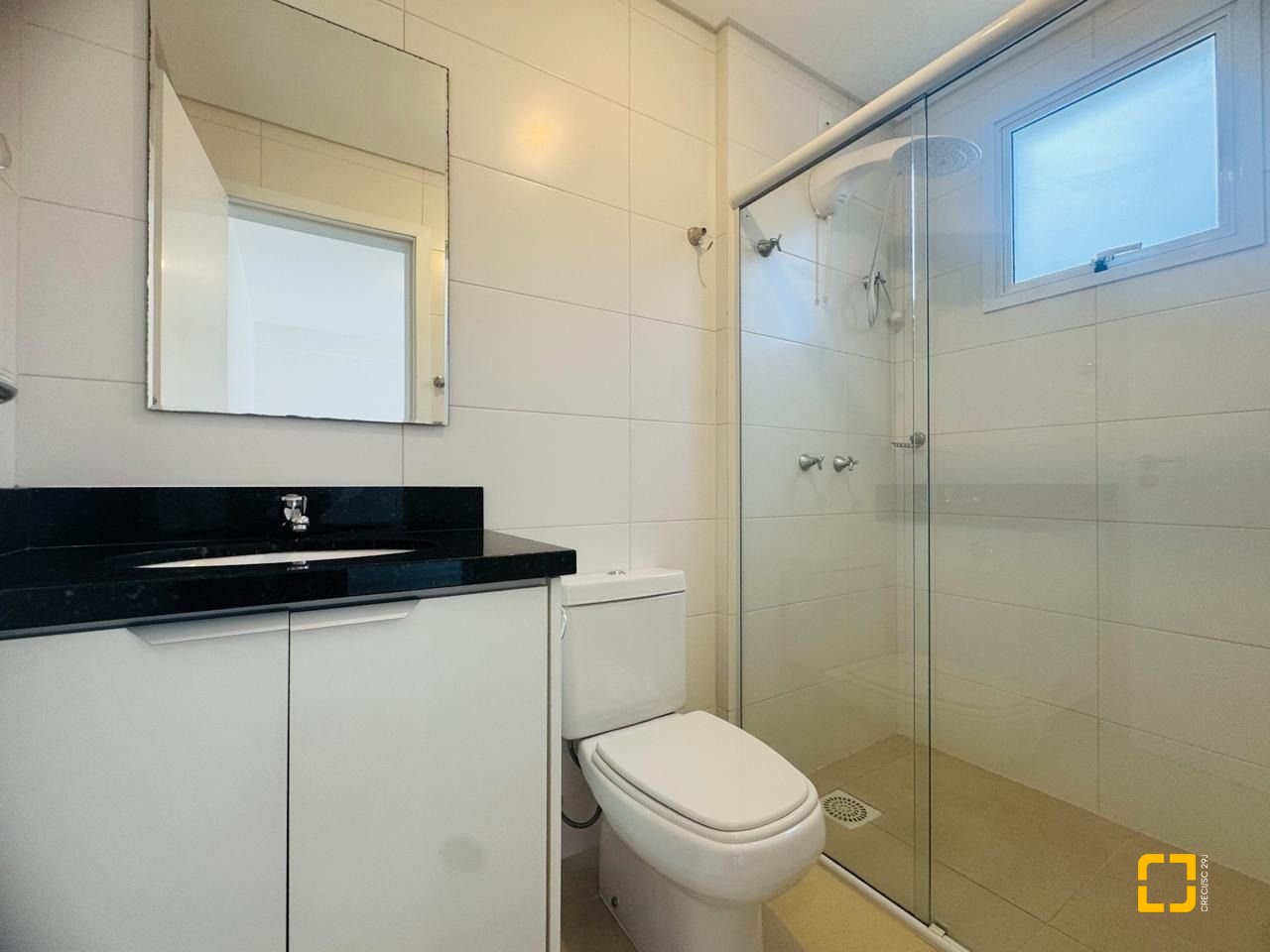 Apartamento com 67m², 3 quartos (sendo 1 suíte), 1 garagem, no bairro Centro em Florianópolis