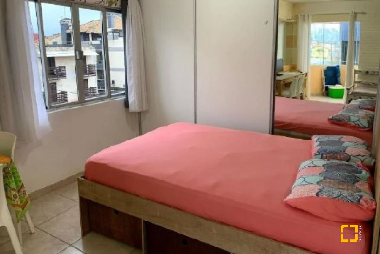 Apartamento com 32m², 1 quarto, 1 garagem, no bairro Canasvieiras em Florianópolis