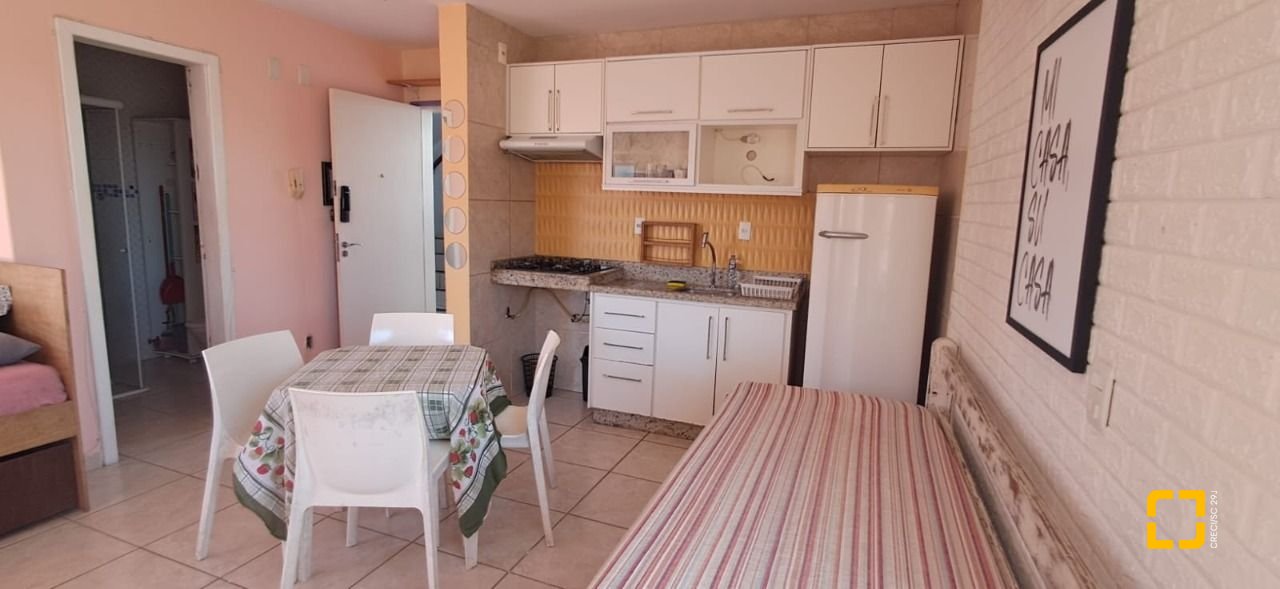 Apartamento com 32m², 1 quarto, 1 garagem, no bairro Canasvieiras em Florianópolis