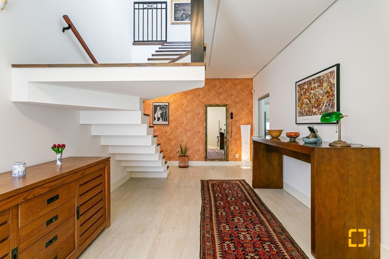 Casa de Condomínio com 542m², 4 quartos (sendo 3 suítes), 2 garagens, no bairro Lagoa da Conceição em Florianópolis