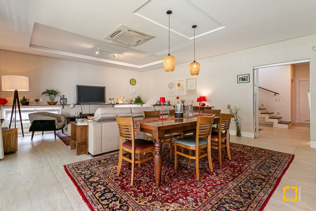Casa de Condomínio com 542m², 4 quartos (sendo 3 suítes), 2 garagens, no bairro Lagoa da Conceição em Florianópolis