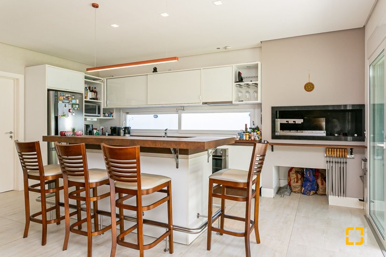 Casa de Condomínio com 542m², 4 quartos (sendo 3 suítes), 2 garagens, no bairro Lagoa da Conceição em Florianópolis