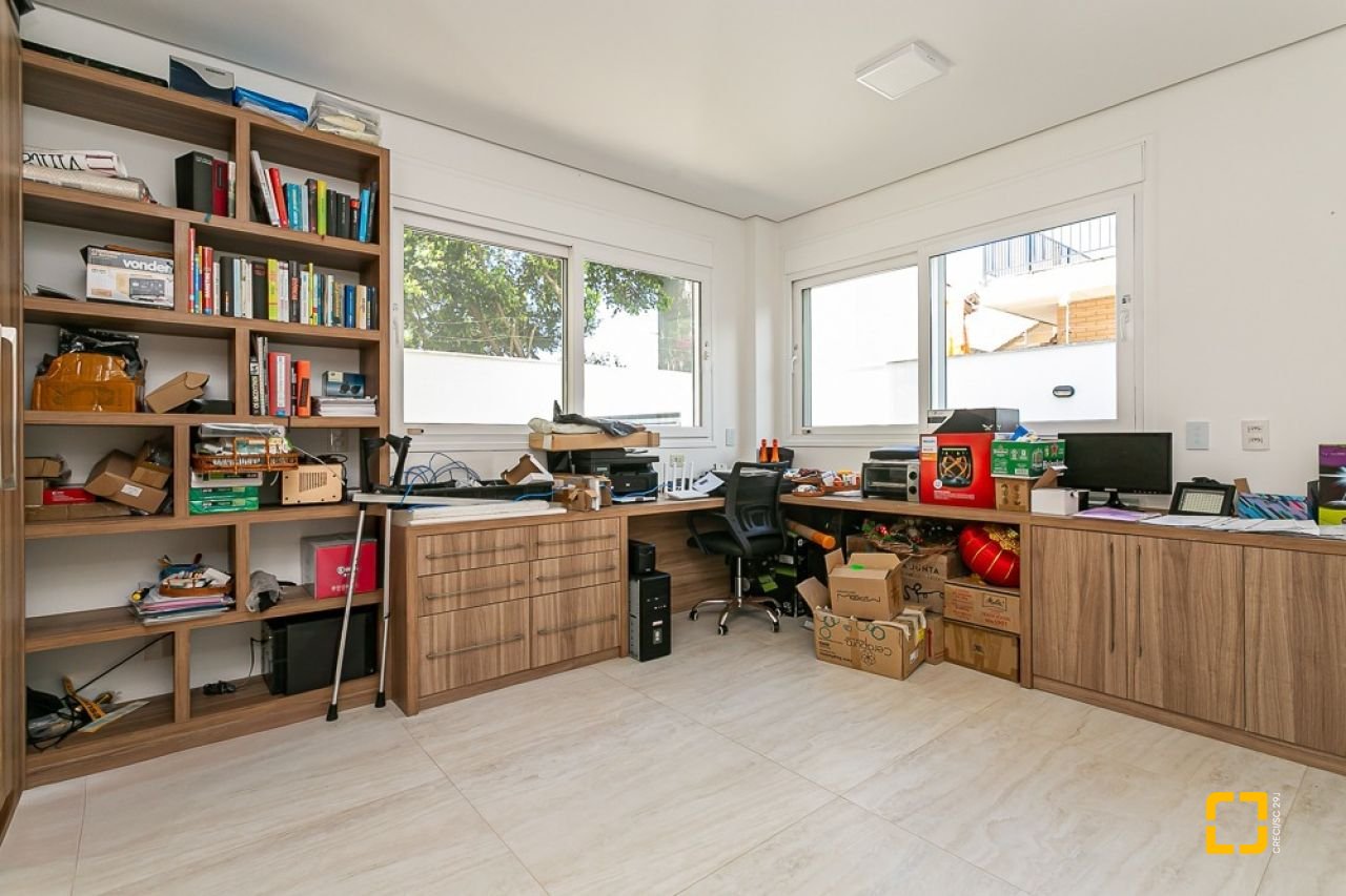 Casa de Condomínio com 542m², 4 quartos (sendo 3 suítes), 2 garagens, no bairro Lagoa da Conceição em Florianópolis