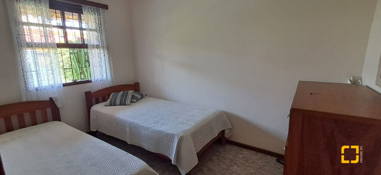 Casa com 123m², 3 quartos, 3 garagens, no bairro Ingleses do Rio Vermelho em Florianópolis
