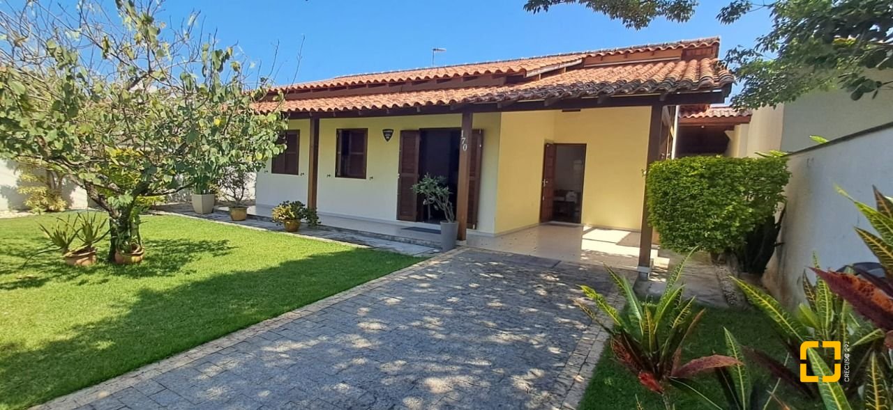 Casa com 123m², 3 quartos, 3 garagens, no bairro Ingleses do Rio Vermelho em Florianópolis