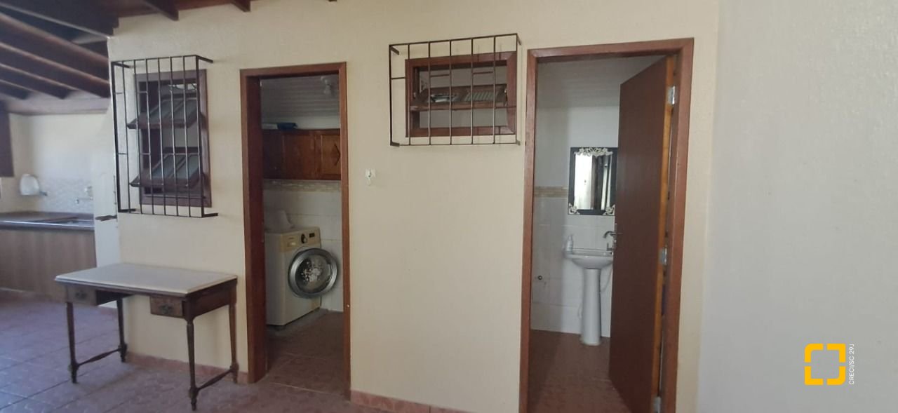 Casa com 123m², 3 quartos, 3 garagens, no bairro Ingleses do Rio Vermelho em Florianópolis