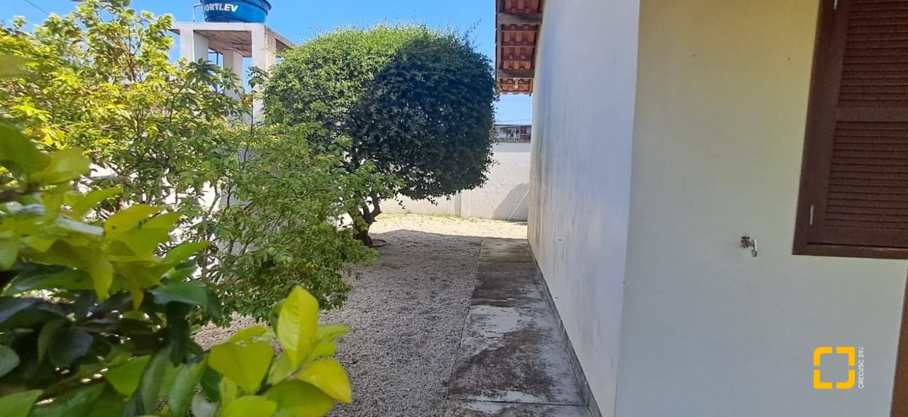 Casa com 123m², 3 quartos, 3 garagens, no bairro Ingleses do Rio Vermelho em Florianópolis