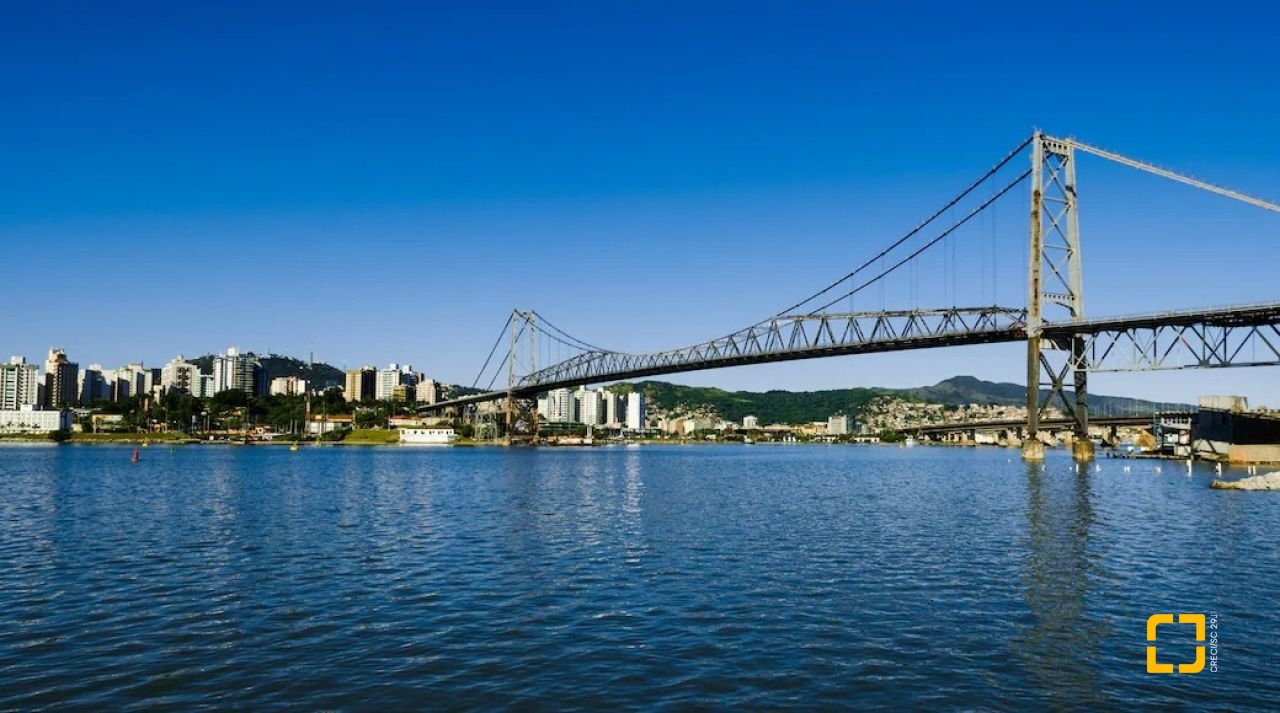 Casa com 182m², 4 quartos (sendo 1 suíte), 1 garagem, no bairro Campeche em Florianópolis