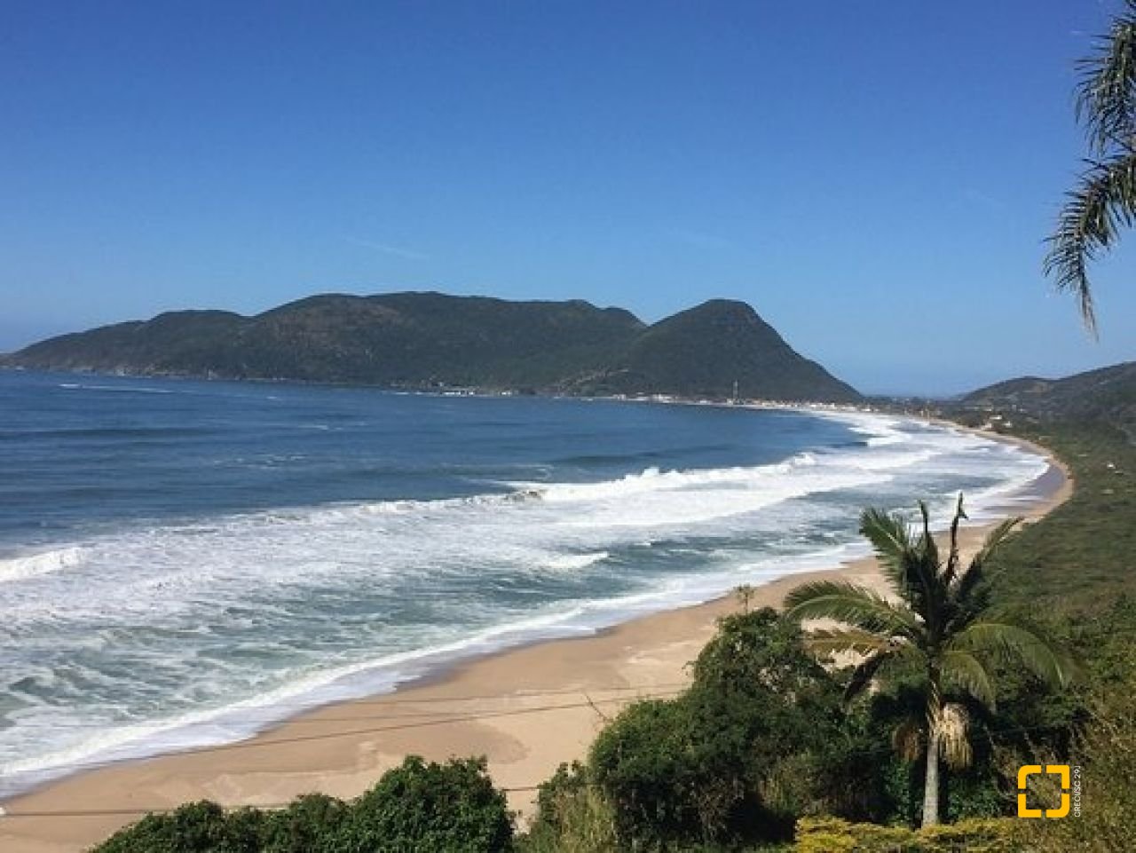 Casa com 182m², 4 quartos (sendo 1 suíte), 1 garagem, no bairro Campeche em Florianópolis