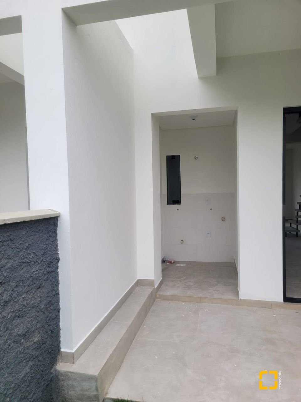 Casa com 92m², 3 quartos (sendo 1 suíte), 2 garagens, no bairro Rio Vermelho em Florianópolis