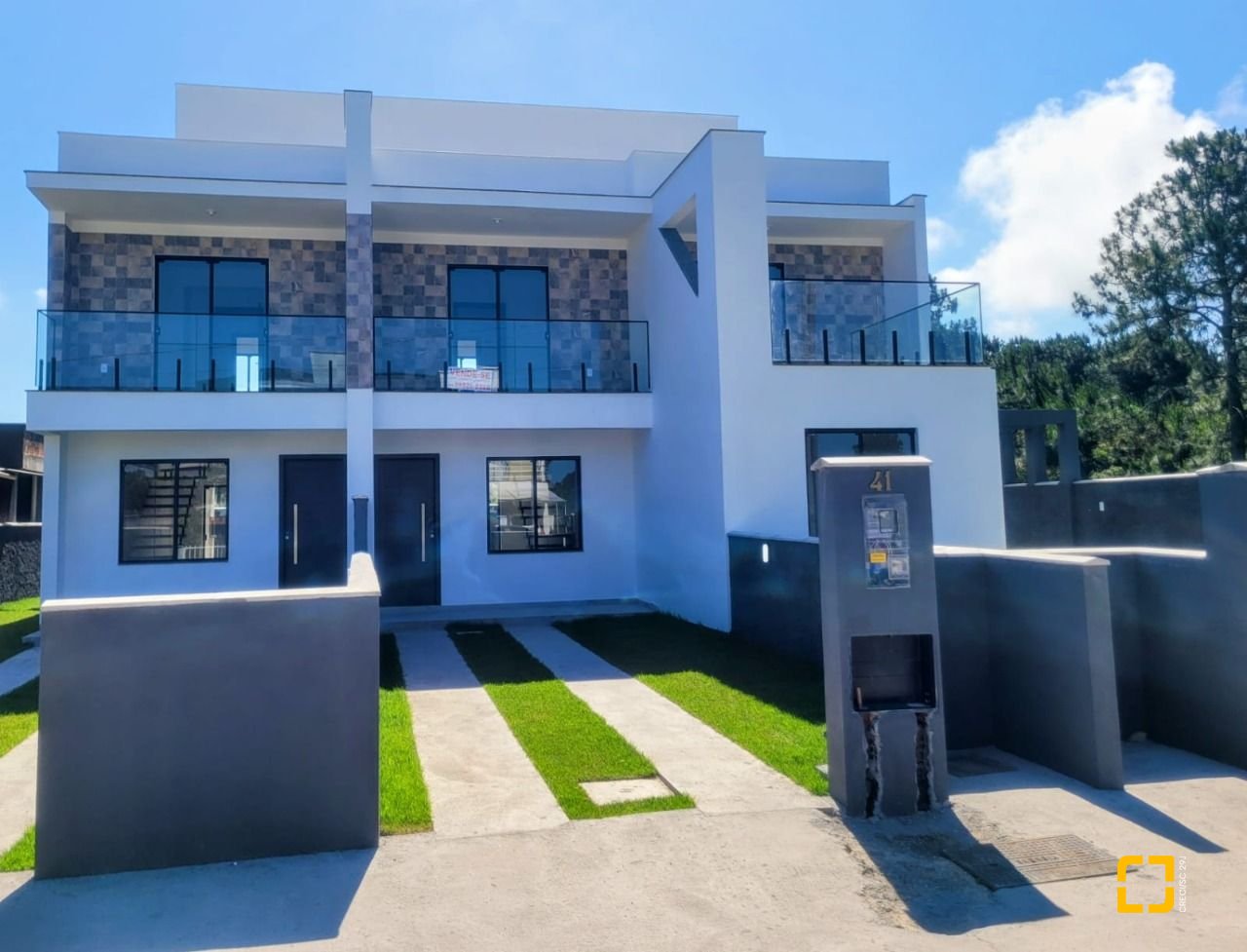 Casa com 92m², 3 quartos (sendo 1 suíte), 2 garagens, no bairro Rio Vermelho em Florianópolis