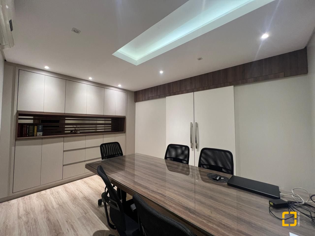 Sala com 57m², no bairro Centro em Florianópolis