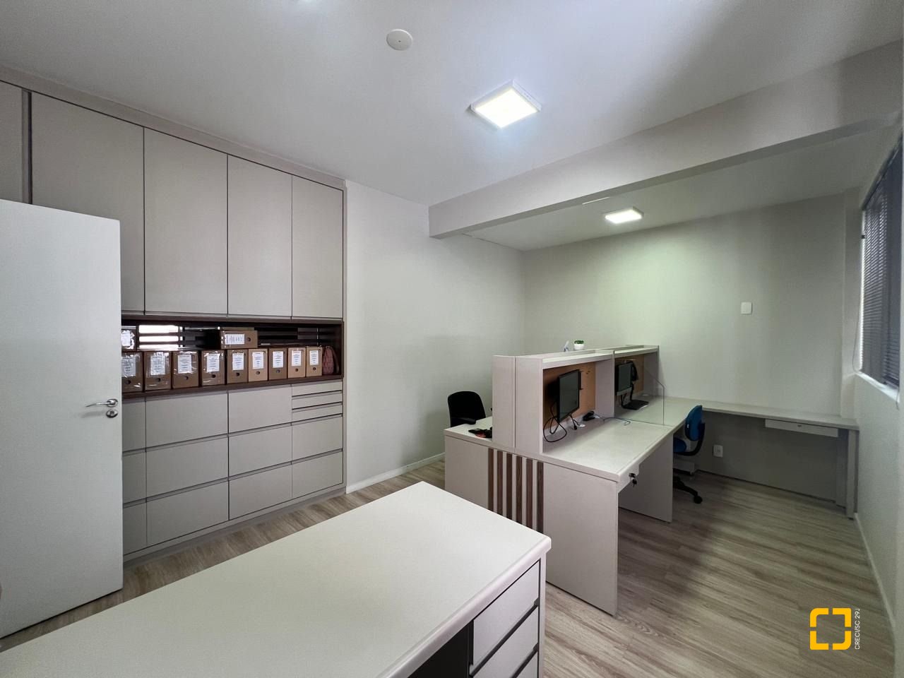 Sala com 57m², no bairro Centro em Florianópolis