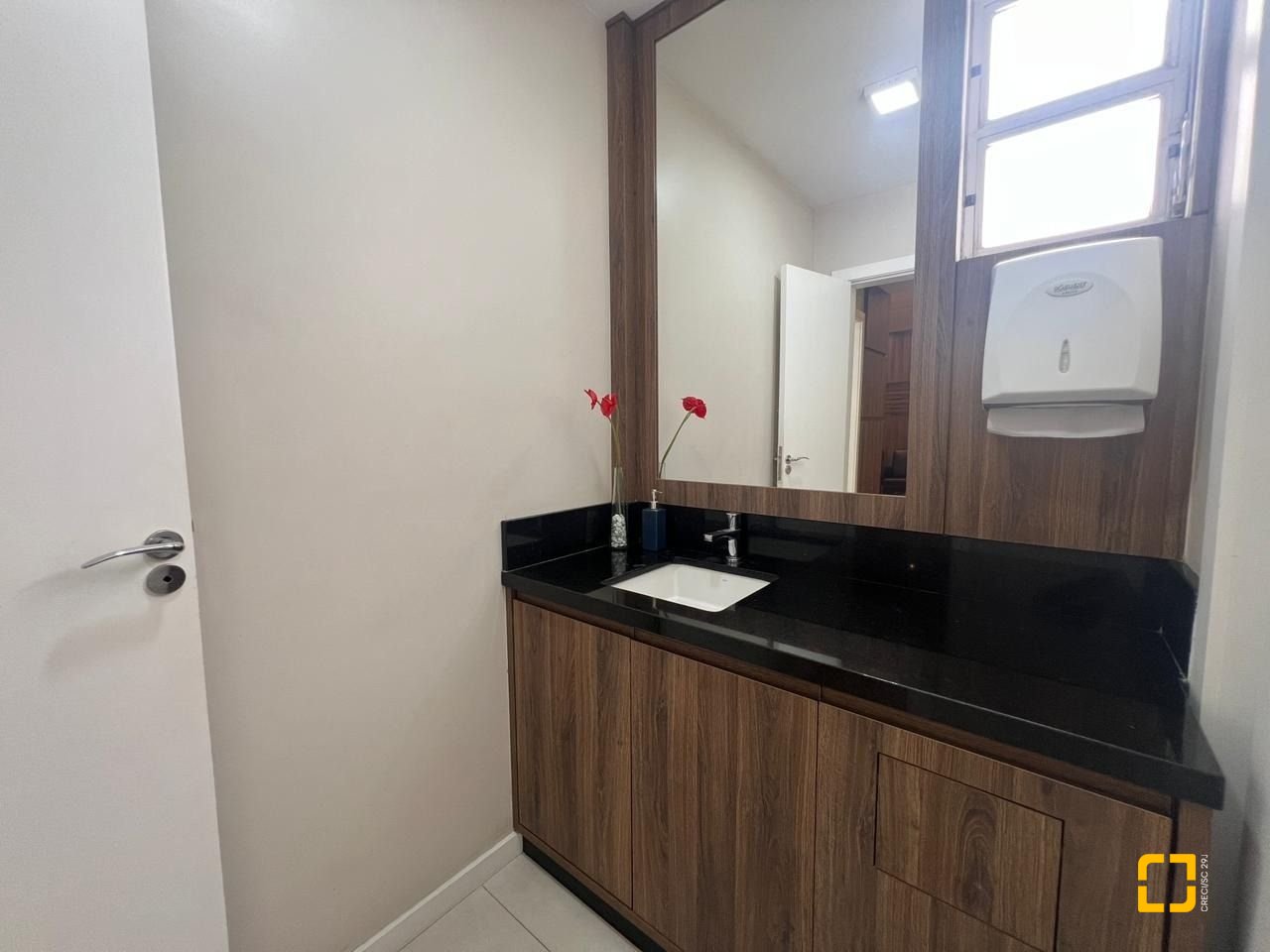 Sala com 57m², no bairro Centro em Florianópolis