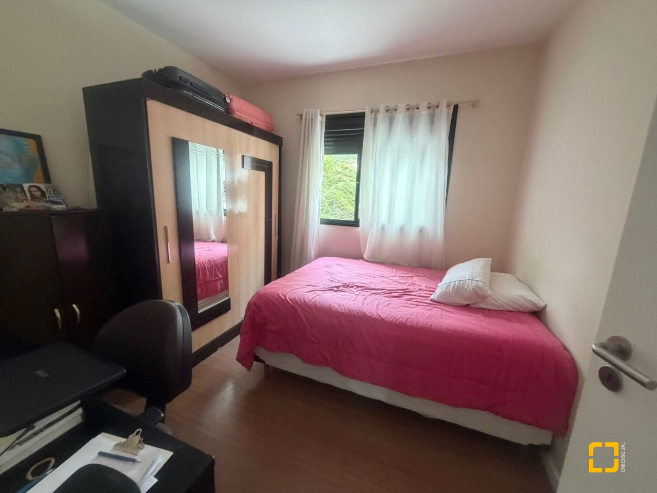 Apartamento com 66m², 3 quartos (sendo 1 suíte), 1 garagem, no bairro Itacorubi em Florianópolis