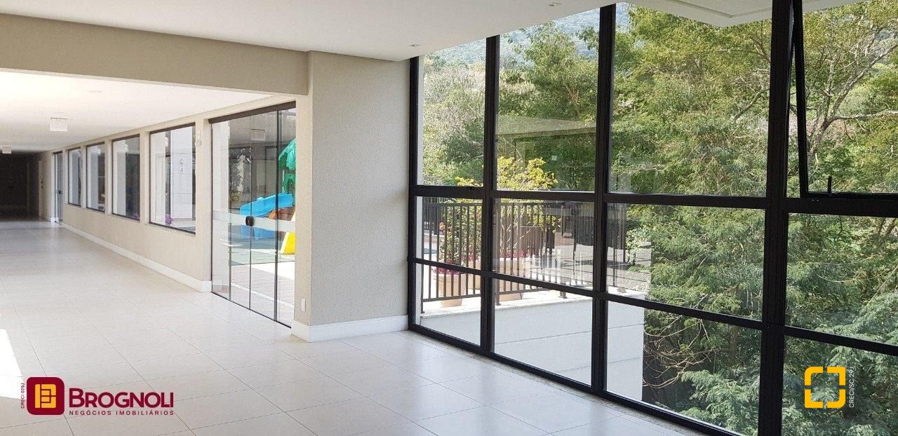 Apartamento com 66m², 3 quartos (sendo 1 suíte), 1 garagem, no bairro Itacorubi em Florianópolis