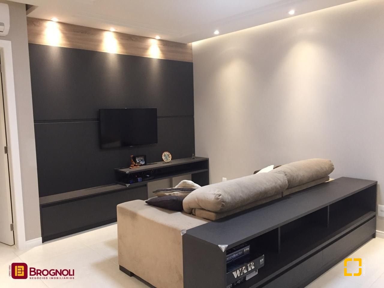 Apartamento com 66m², 3 quartos (sendo 1 suíte), 1 garagem, no bairro Itacorubi em Florianópolis
