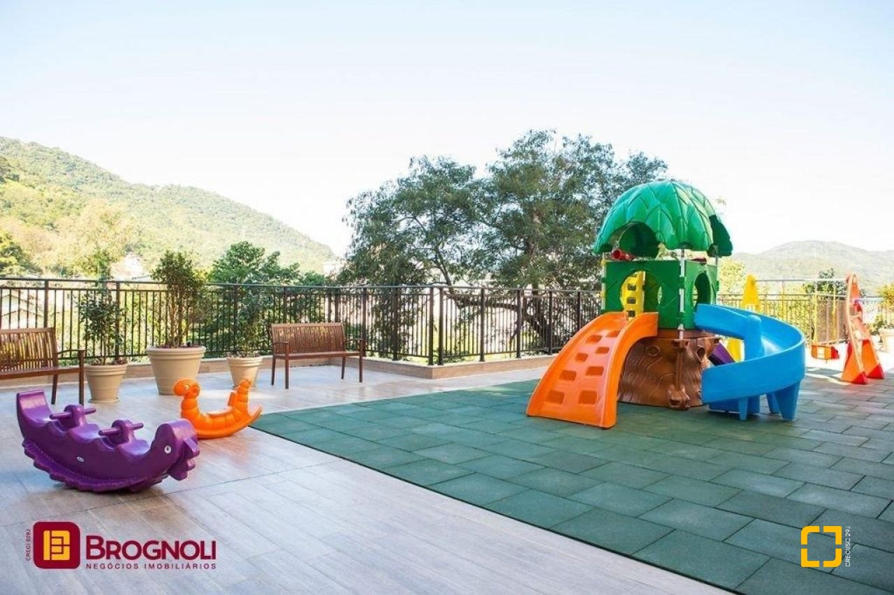 Apartamento com 66m², 3 quartos (sendo 1 suíte), 1 garagem, no bairro Itacorubi em Florianópolis