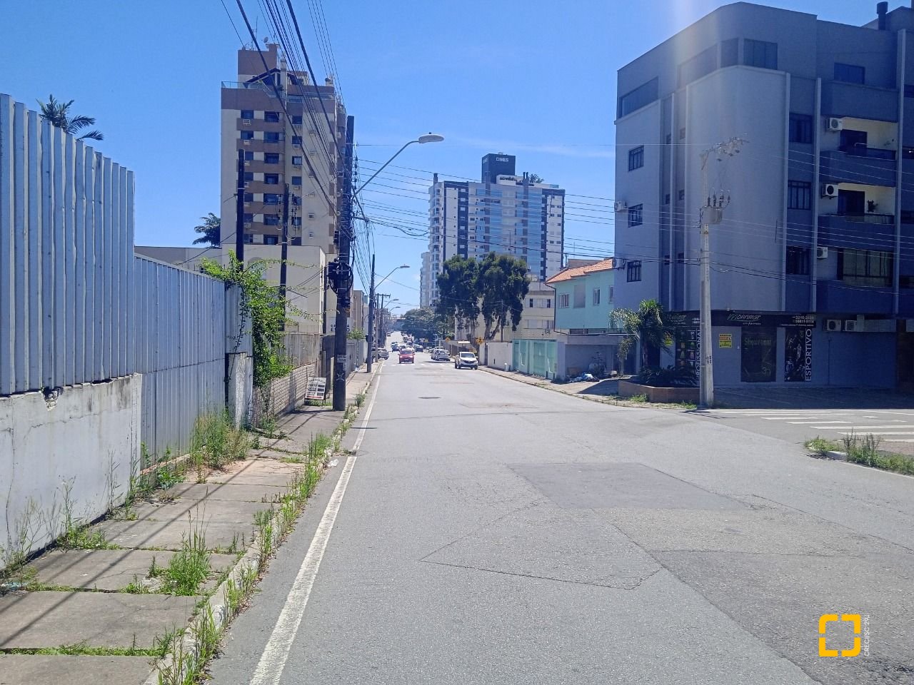 Terreno com 1095m², no bairro Floresta em São José