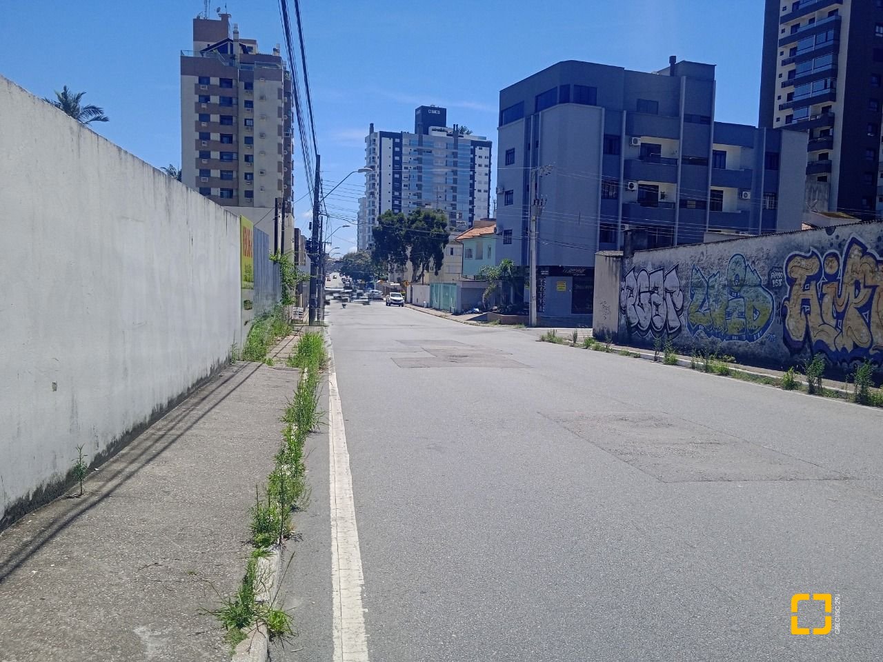 Terreno com 1095m², no bairro Floresta em São José