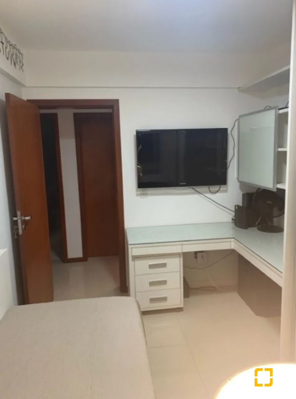 Apartamento com 108m², 4 quartos (sendo 1 suíte), 2 garagens, no bairro Estreito em Florianópolis