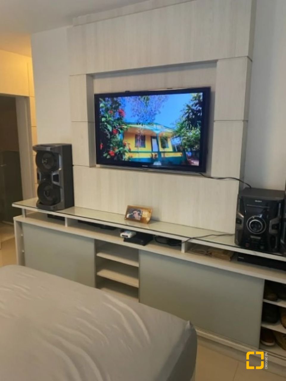 Apartamento com 108m², 4 quartos (sendo 1 suíte), 2 garagens, no bairro Estreito em Florianópolis