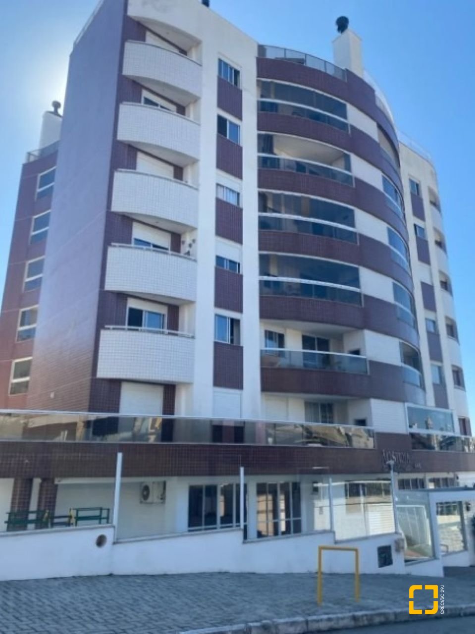 Apartamento com 108m², 4 quartos (sendo 1 suíte), 2 garagens, no bairro Estreito em Florianópolis