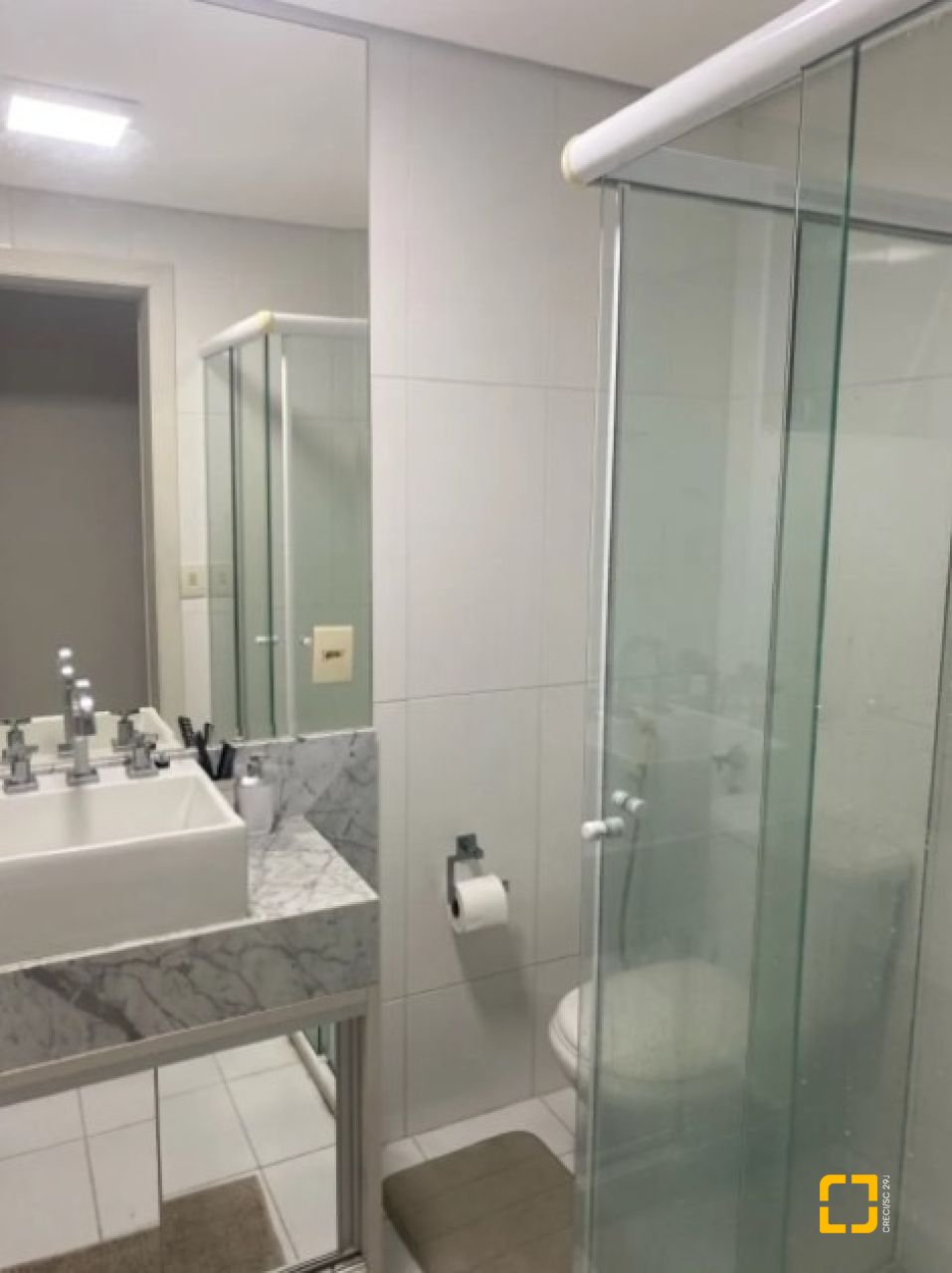 Apartamento com 108m², 4 quartos (sendo 1 suíte), 2 garagens, no bairro Estreito em Florianópolis