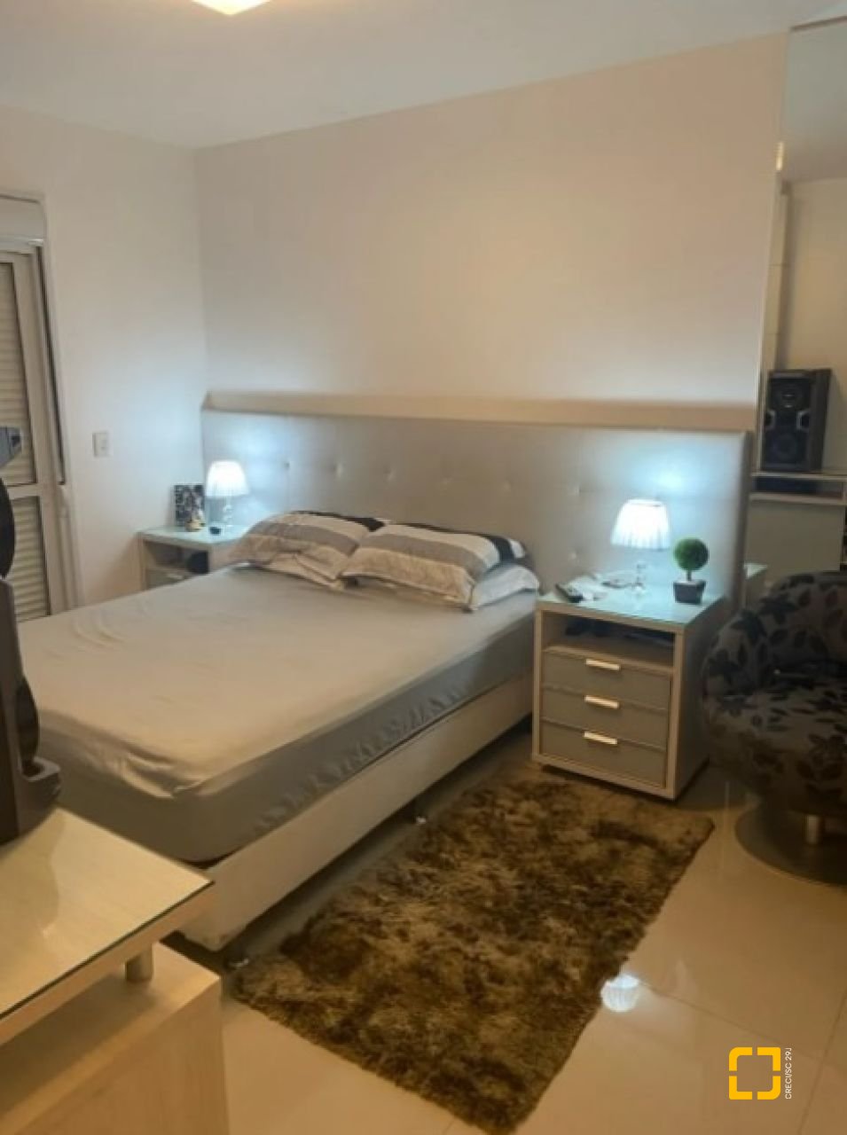 Apartamento com 108m², 4 quartos (sendo 1 suíte), 2 garagens, no bairro Estreito em Florianópolis