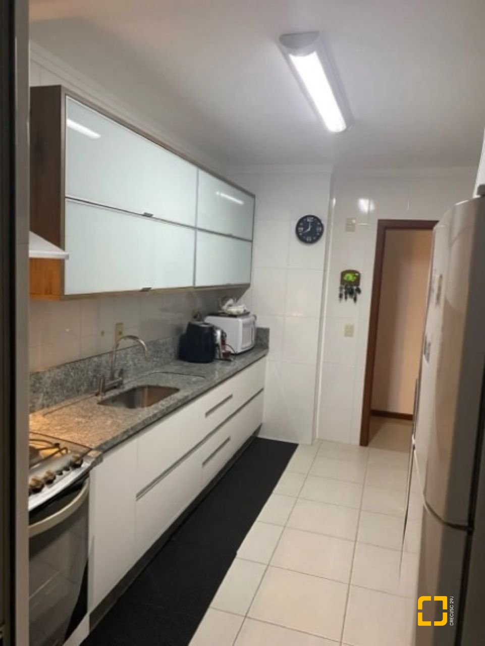 Apartamento com 108m², 4 quartos (sendo 1 suíte), 2 garagens, no bairro Estreito em Florianópolis