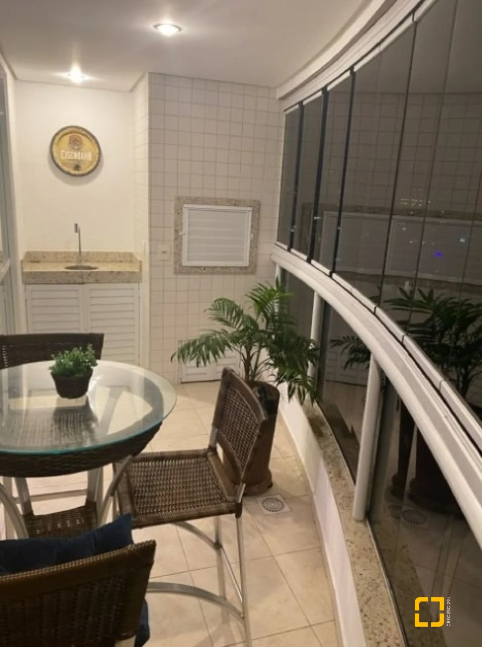 Apartamento com 108m², 4 quartos (sendo 1 suíte), 2 garagens, no bairro Estreito em Florianópolis