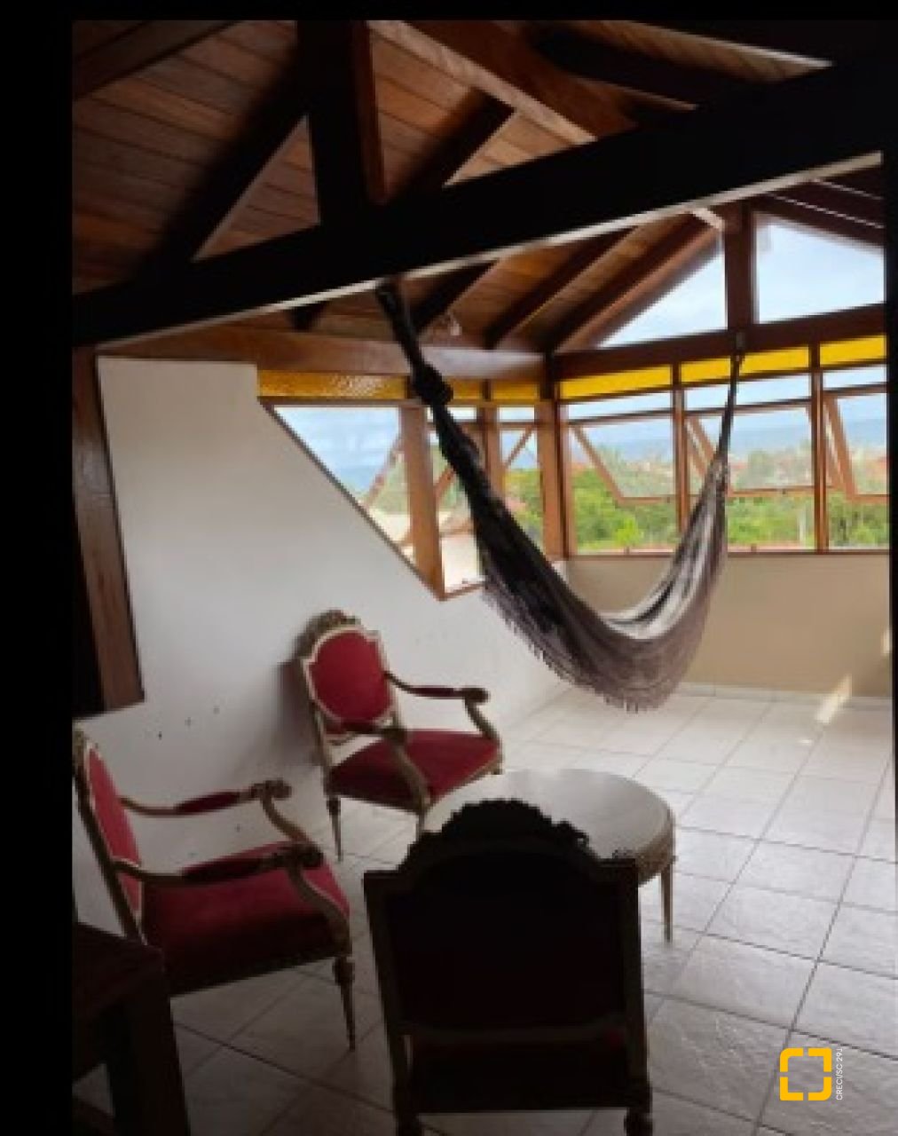 Casa com 370m², 5 quartos (sendo 2 suítes), 3 garagens, no bairro Campeche em Florianópolis