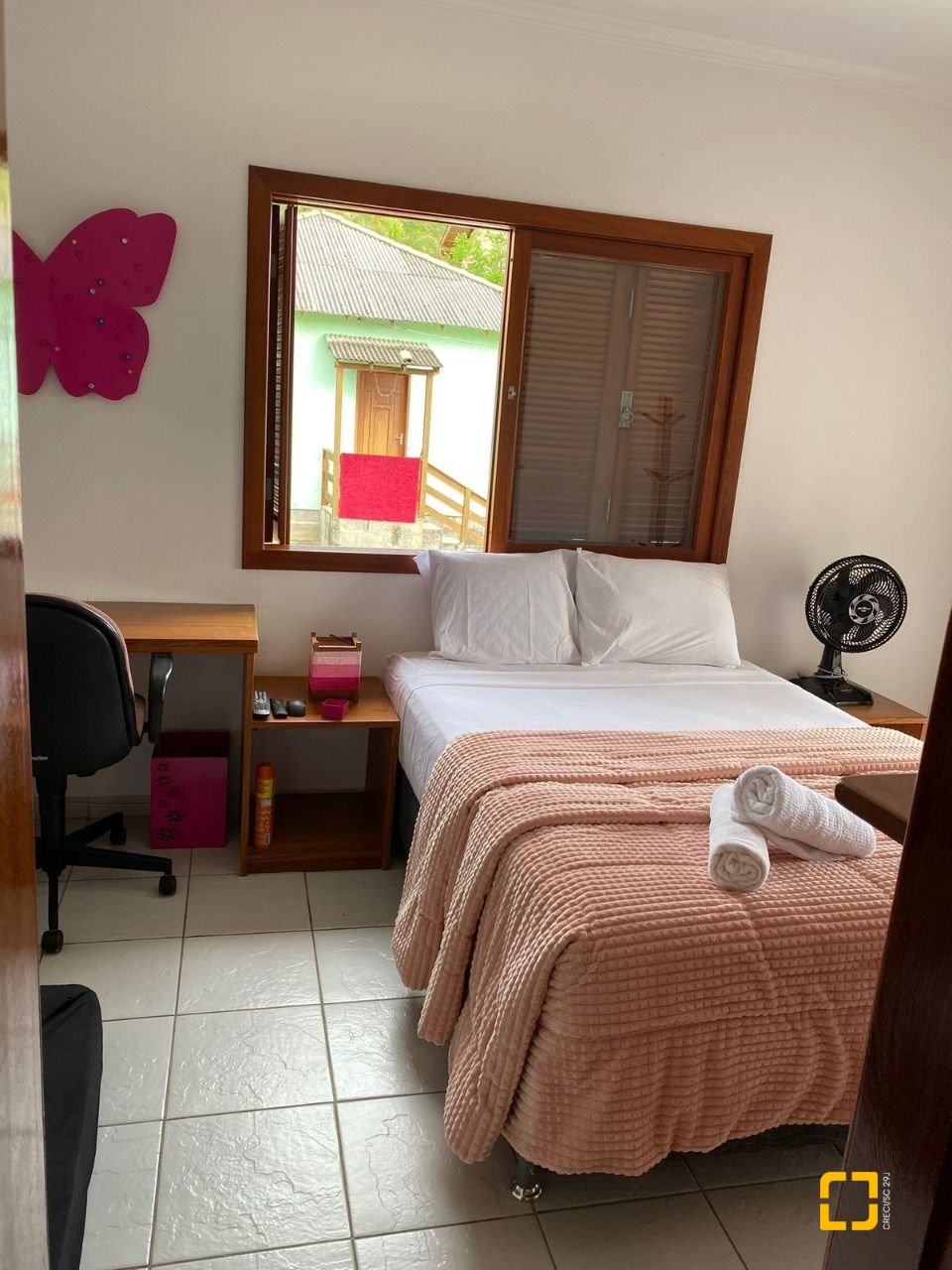 Casa com 370m², 5 quartos (sendo 2 suítes), 3 garagens, no bairro Campeche em Florianópolis