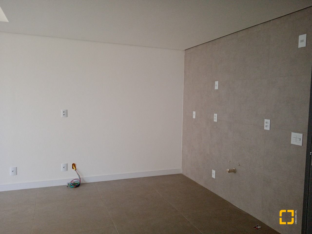 Apartamento com 52m², 1 quarto, 1 garagem, no bairro Trindade em Florianópolis