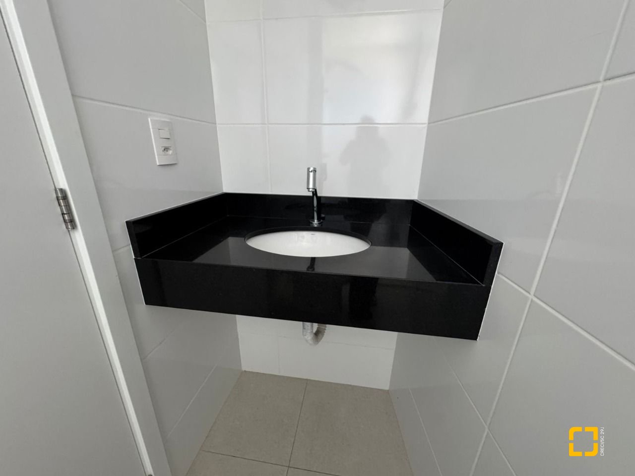 Studio com 32m², 1 quarto (sendo 1 suíte), 1 garagem, no bairro Trindade em Florianópolis