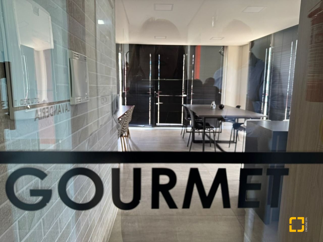 Studio com 32m², 1 quarto (sendo 1 suíte), 1 garagem, no bairro Trindade em Florianópolis