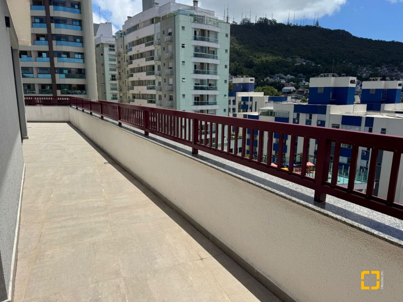 Studio com 32m², 1 quarto (sendo 1 suíte), 1 garagem, no bairro Trindade em Florianópolis