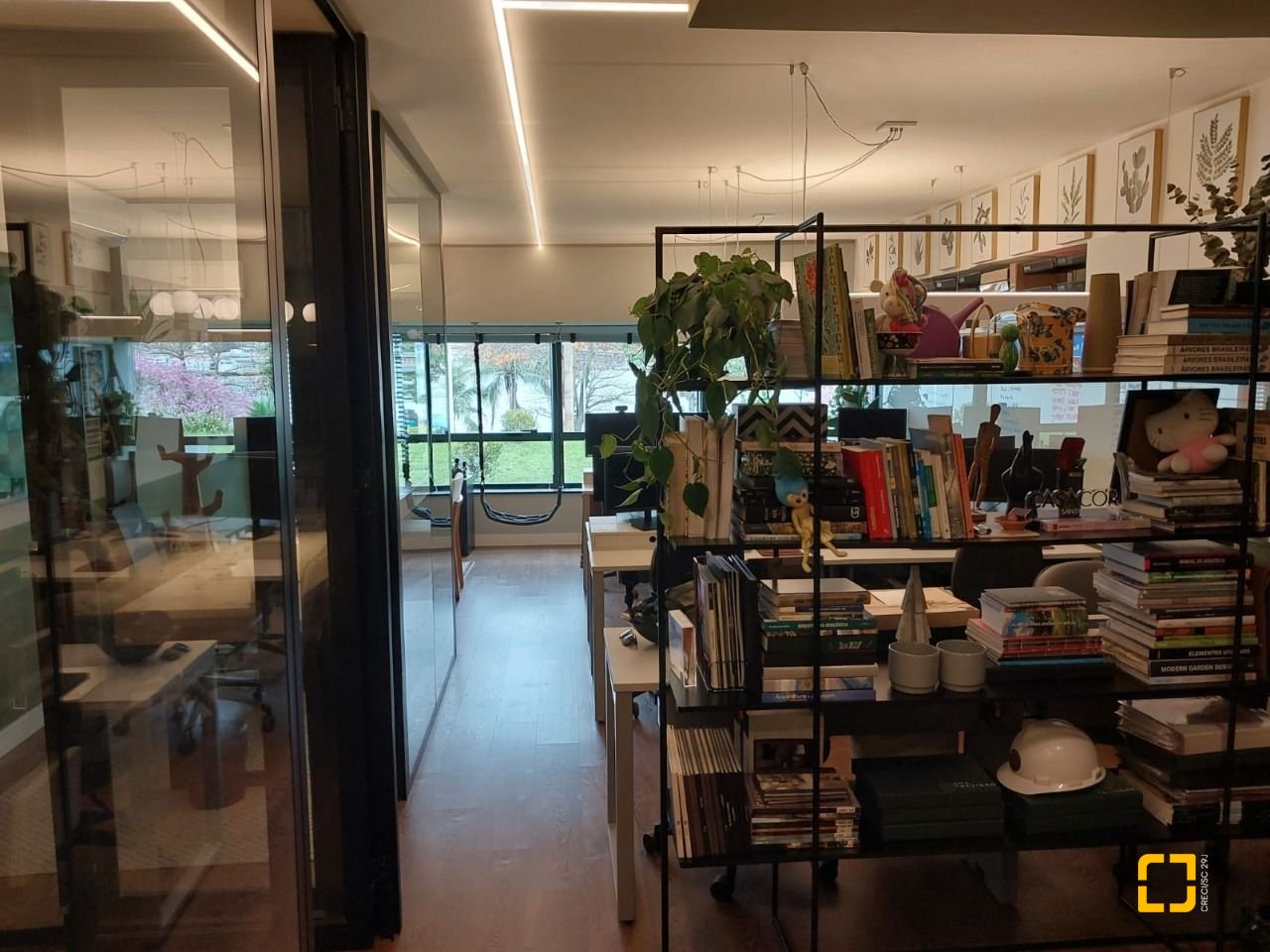 Sala com 63m², 2 garagens, no bairro Centro em Florianópolis