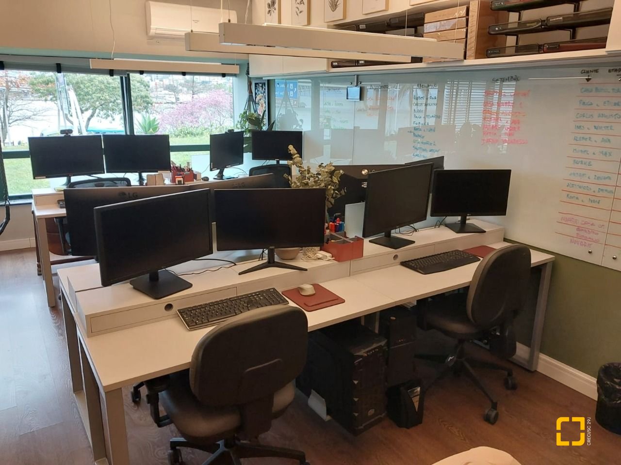 Sala com 63m², 2 garagens, no bairro Centro em Florianópolis